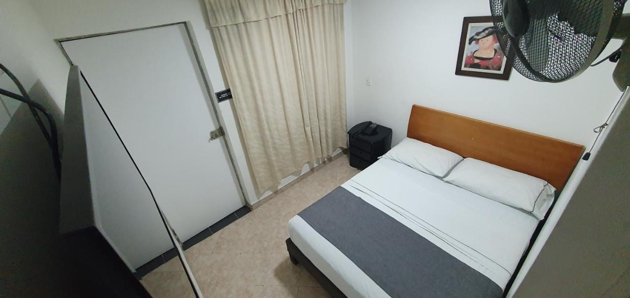 מדיין Hotel Gran Imperio מראה חיצוני תמונה